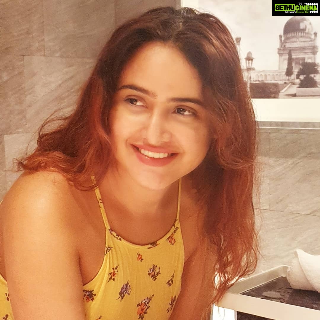Sony Charishta Instagram - #gdmg😊😊 #tollywoodactress #tamilactress #telugu #sandalwood_official #samil #goodmorningpost #gymlife #tamilactress#nepileactress #mollywood #modeling