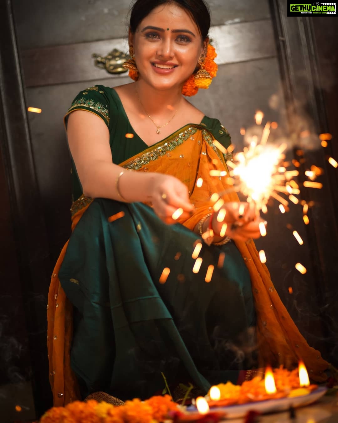 Sony Charishta Instagram - #Happy Diwali everyone #❤❤❤❤❤. . . . .. . . . . . . . . . .. . . . . . . . . @sagarphotography_ #sonycharishta #sonycharishtafanc #festival photography #feelitreelit #festival #viral #vibe #teluguactress #traditional #trending #tamilactress #keralagallery #bangali #beautiful #grammar #diwali #diwalioutfit #southindianfashion #explorepage #explore #explorepage✨