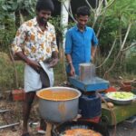 Soori Instagram - நீங்க shotuku கூப்பிடுங்க இல்ல கூப்டாம போங்க நம்மளுக்கு பஜ்ஜி போட்டே ஆகணும் .......................................🖐 #soori #2dentertainment #southindianactor #southindianfood #bajji #southindiancinema #shooting #instadaily #tamil #tamilcinema