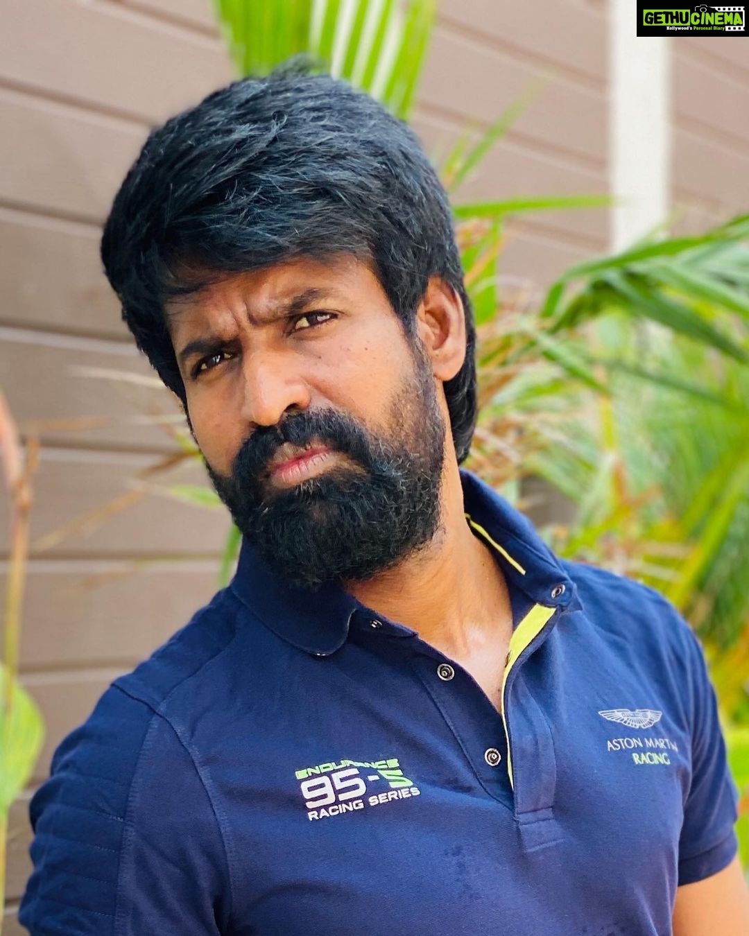 Soori Instagram - Keepu calmu carry on thalaivaaaa...👍😎💪#bestdaystocome #riseandshine