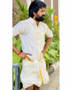 Soori Instagram - என்னதான் t shirt-u jeans nu போட்டாலும் வேட்டி சட்ட போட்டாலே தனி கெத்துதான்டா 😎😍🔥