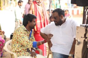 Soori Instagram - ஹாப்பிலீ 🥳அண்ணாத்த தீபாவளி நல்வாழ்த்துகள் 🙏🏼❤️☺️
#AnnaattheDeepavali 🥳
#Annaatthe 
@directorsiva sir @sunpictures @rajinikanth sir  #Nayanthara @immancomposer annan @vetrivisuals sir @AntonyLRuben brother