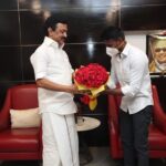 Soori Instagram - புரட்சி படைத்த முதல்வருக்கும் துணைநின்ற அவர் புதல்வருக்கும் வாழ்த்துகள்...🙏💐