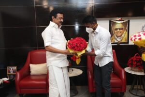 Soori Instagram - புரட்சி படைத்த முதல்வருக்கும்
துணைநின்ற அவர் புதல்வருக்கும் வாழ்த்துகள்...🙏💐