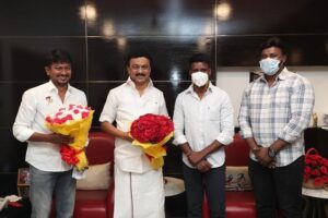 Soori Instagram - புரட்சி படைத்த முதல்வருக்கும்
துணைநின்ற அவர் புதல்வருக்கும் வாழ்த்துகள்...🙏💐