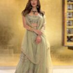 Sophie Choudry Instagram - Jhumkas heavier than your attitude🤩 #weddingvibes #desigirl #indianlook #lehenga #prettiness #jhumkas #indianjewellery #styleinspo #sophiechoudry #ootn
