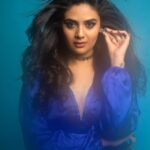 Sreemukhi Instagram - Going where the wind blows! ✨ Thank you Universe! I love you! ❤️ Outfit @navya.marouthu PC @chinthuu_klicks Make up @nookesh.malla Hair - Mahesh #sreemukhi