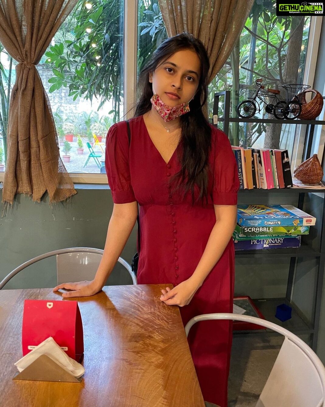 Sri Divya Instagram - For all those asking for my bday pics. Here it is . ๐ I donโt celebrate my bdayโs . No cakes no mess ๐#happyme
๐ท -sissy @sri_ramya555 Sri Divya Instagram - For all those asking for my bday pics. Here it is . ๐ I donโt celebrate my bdayโs . No cakes no mess ๐#happyme ๐ท -sissy @sri_ramya555