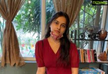 Sri Divya Instagram - For all those asking for my bday pics. Here it is . 🙃 I don’t celebrate my bday’s . No cakes no mess 😄#happyme 📷 -sissy @sri_ramya555