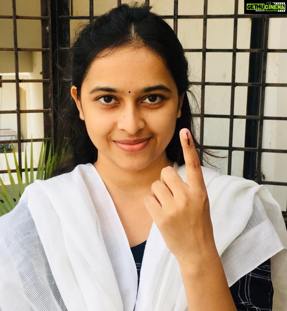 Sri Divya Instagram - Vote is our duty✊,Use it for the right!! #ivotedtoday #telangana