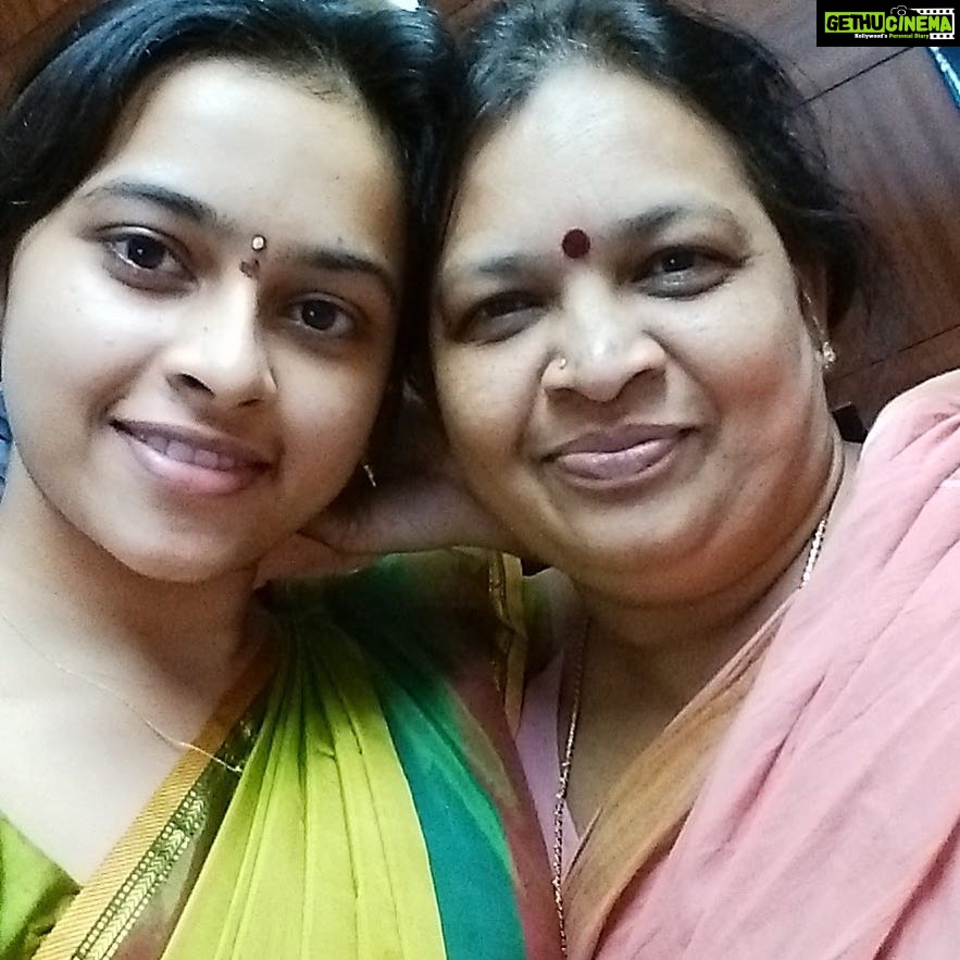 Sri Divya Instagram - Happy Mother’s Day to all the beautiful, wonderful, great mother’s out there 🤱 lots of love to you all 😚😚! #Love #Respect #Takecare your parents 💝🙏