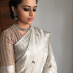 Sri Divya Instagram - When the accessories enhance the look! Accessories by @pradejewels😊 @goldenparrot_official