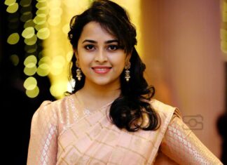 Sri Divya Instagram - Loved wearing this beautiful saree with a modern tinge from Ahurani- newly launched in Hyd #sareelove