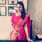 Sri Divya Instagram – ❤️💛💖#anandhamsilks #adshoot jewelry by @mspinkpantherjewel