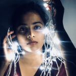 Sri Divya Instagram - Fun clicks turned into serious photoshoot with my sissy @sri_ramya555 #risingphotographer 😋😋 #hiddentalents #lightsallnight #christmaseve #friendsplace😊😊 #iphoneclicks
