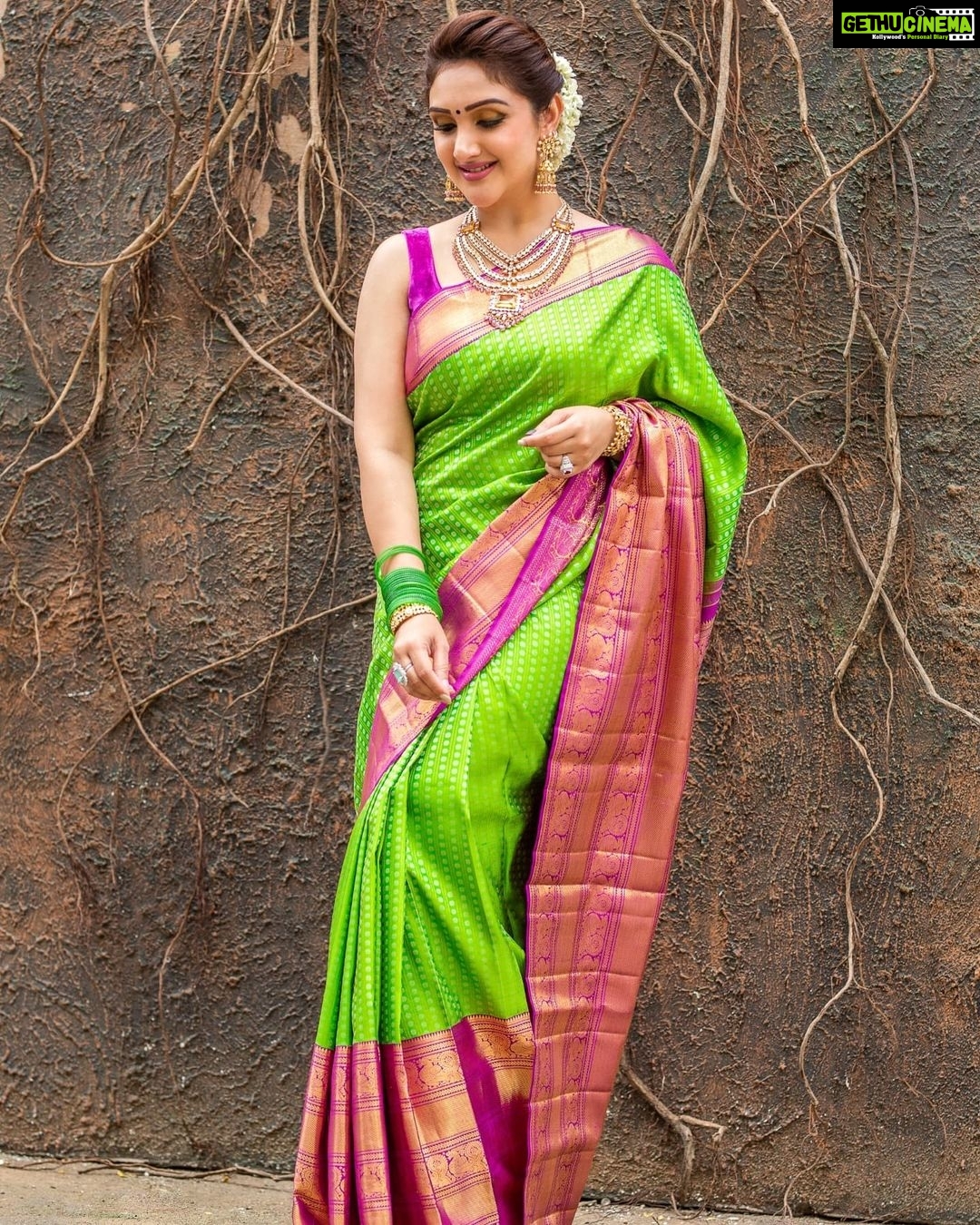 Sridevi Vijaykumar Instagram - May goddess Durga illuminate your life with countless blessings π For#Comedystars#starmaa#sunday#dussera#dusseraspecial#festive #happynavratri#kanchivaram#silksaree#jewellery#indianwear#festivevibes Saree @brandmandir Jewelry @srjfinejewelry Styling @yaasha_veeramachaneni πΈ @chinthuu_klicks