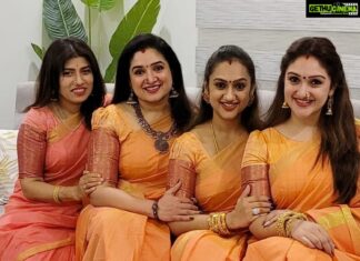 Sridevi Vijaykumar Instagram - Twining with my beautiful sisters and sister in law🧡 love dressing up with them.. #twinning#familytime#happiness#memmories#familyfirst