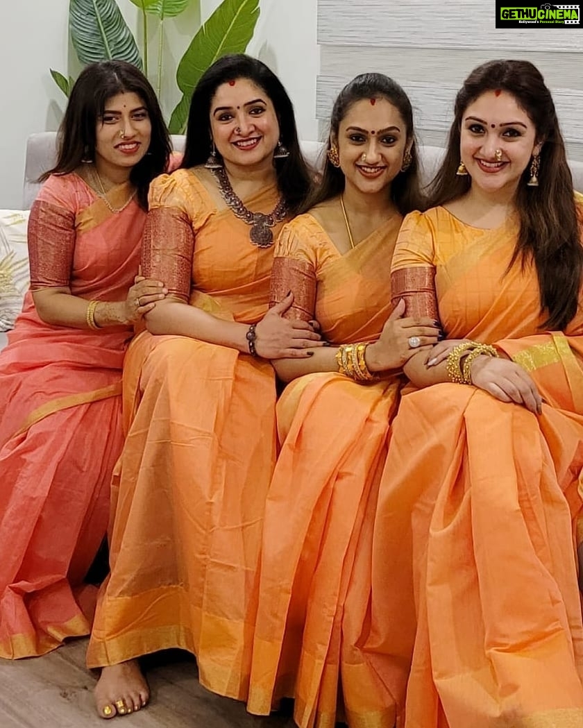 Sridevi Vijaykumar Instagram - Twining with my beautiful sisters and sister in law🧡 love dressing up with them.. #twinning#familytime#happiness#memmories#familyfirst
