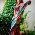 Sridevi Vijaykumar Instagram - ❤💜💚💙💛 #comedystars#sunday#starmaa#disneyhotstar#sundayfunday#entertainment#comedyshow#telugu Outfit: @mugdhaartstudio Earring: @the_jewel_gallery Photography 📸 @v_capturesphotography