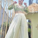 Sridevi Vijaykumar Instagram - Sustainable fashion has a new home in the city. Introducing @endlessknotofficial by @madhurigutha. At Endless Knot, they interweave crafts of tradition and modernity. Dedicated to promoting sustainable fashion, their fabrics are ethically sourced from small-scale weavers and cooperative societies across India. The designs are a narrative of the nation’s incredible heritage, preserving timeless legacies through sustainable fashion created for the refined women of today. This is your everyday wear. This can be your party wear or even a grand wedding affair. It is the fusion of these beautiful fabrics & cultures/art that make these garments truly different from everything else. Outfit @endlessknotofficial Jewelry @the_jewel_gallery #comedystars#sunday#entertainment#sundayfunday#1.30pm#dontmiss#maatv #EndlessKnot by #MadhuriGutha #Sustainable #Responsible