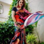 Sridevi Vijaykumar Instagram - ❤💜💚💙💛 #comedystars#sunday#starmaa#disneyhotstar#sundayfunday#entertainment#comedyshow#telugu Outfit: @mugdhaartstudio Earring: @the_jewel_gallery Photography 📸 @v_capturesphotography