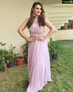 Sridevi Vijaykumar Instagram - 💜 #comedystars#sunday#sundayfunday#entertainment#tvshow#maatv#sridevi#sridevivijaykumar Outfit:@lekhareddydesigns Jewelry:@the_jewel_gallery