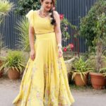 Sridevi Vijaykumar Instagram - 💛💛💛#comedystars#starmaa#sunday#1.30pm#sundayfunday Outfit: @lekhareddydesigns Jewelry: @the_jewel_gallery