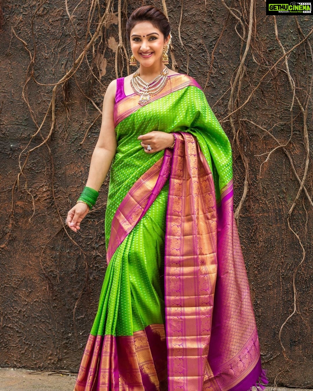 Sridevi Vijaykumar Instagram - May goddess Durga illuminate your life with countless blessings π For#Comedystars#starmaa#sunday#dussera#dusseraspecial#festive #happynavratri#kanchivaram#silksaree#jewellery#indianwear#festivevibes Saree @brandmandir Jewelry @srjfinejewelry Styling @yaasha_veeramachaneni πΈ @chinthuu_klicks
