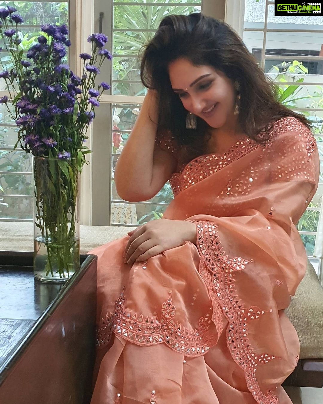 Sridevi Vijaykumar Instagram - The holiday season is a perfect time to reflect on our blessings and seek out ways to make life better for those around us #happyweekend