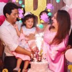 Sridevi Vijaykumar Instagram - Birthday celebrations💖🎉🎁👸🎂#rupikaa#2ndbirthday#sridevivijaykumar#birthdayfun#mybabydoll#princessofthefamily👑🎀#loveyousomuch😘