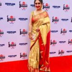 Sridevi Vijaykumar Instagram – Always love dressing up in a traditional pattu saree #jiofilmfareawards#filmfareawards2018