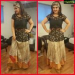 Sridevi Vijaykumar Instagram - #deshamudurulu_show #shooting#workmode#sridevi
