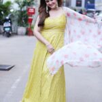 Sridevi Vijaykumar Instagram – Bring the joy
Feel the love
Be grateful 💛💛💛💛

#comedystars#starmaa#disneyhotstar#sunday1.30pm#comedy#show#entertainment#television #positivevibes#thoughtoftheday#weekendvibes#instaquotes#happylife

Outfit @neerusindia 
Jewellery @the_jewel_gallery