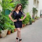 Sridevi Vijaykumar Instagram - Women who wear BLACK lead colorful lives❤🧡💛💚💙 Happy sunday 🤗 #comedystars#starmaa#sunday#disneyhotstar#1.30pm #sunday#funday#black#blacklove#happysunday#insta#love#comedy#entertainment#neonnails#justlikethat