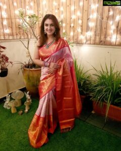 Sridevi Vijaykumar Instagram - May the divine light of diwali spread into your life peace prosperity happiness and good health Wishing a very happy deepavali from us to all of you💥💥💥💥 #diwali2021#deepavali#diwalicelebration#diya#light#lamp#rangoli#festival#family#diwalivibes#glitter#decor#happymoments#myfamily#wishes#celebration Saree @brandmandir Jewellery @d_terracotta_by_obuushasenthel