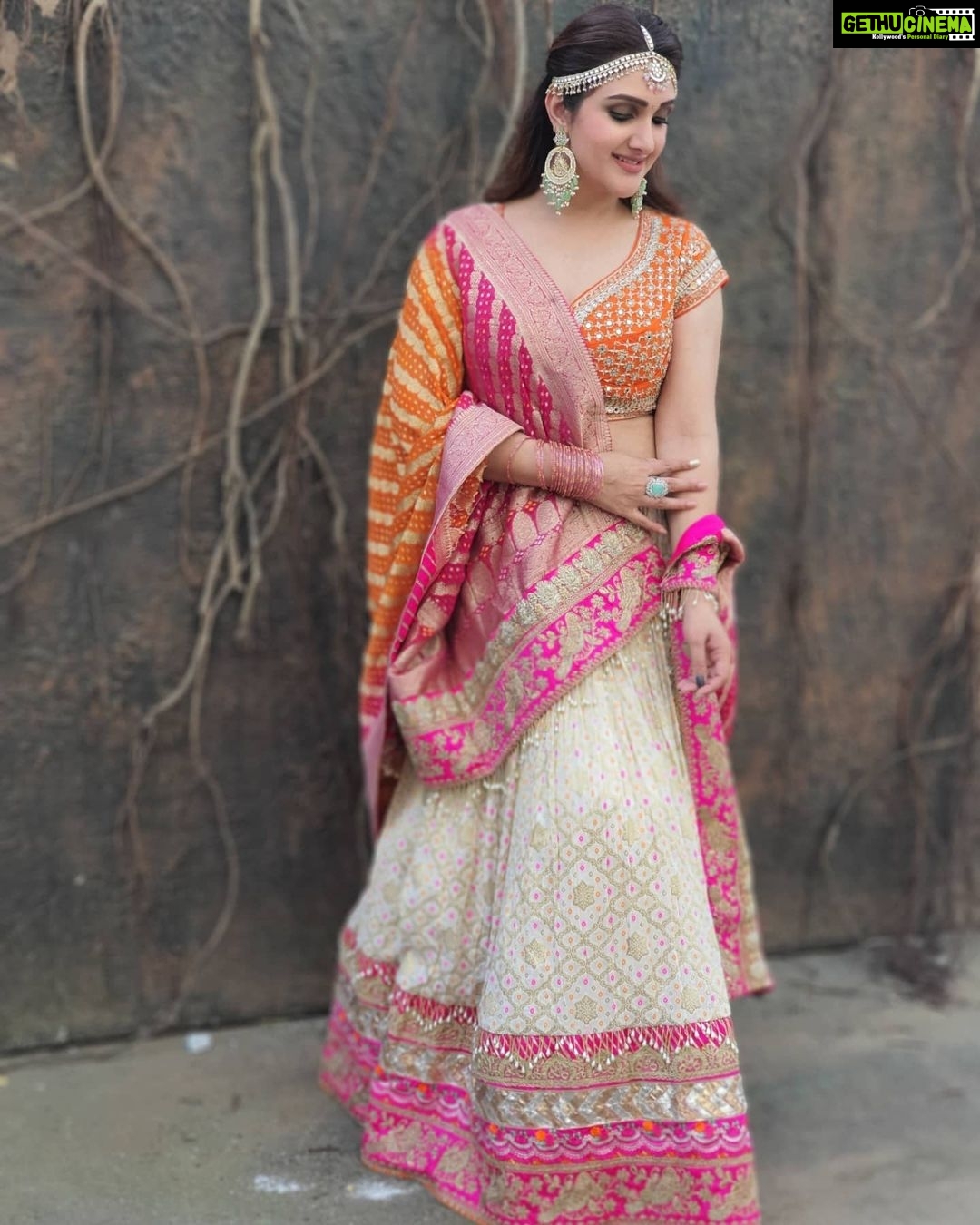 Sridevi Vijaykumar Instagram - Elegance is the only beauty that never fades.. Ethinic is in the air.. wearing the traditional banarasi lehenga with some intricate embroideries from @neerusindia makes me Bring in the festival of lights and joy.. stunning Jewellery from @the_jewel_gallery #Diwali#festivevibes#festiveseason#deepavali#indianfashion#instapost