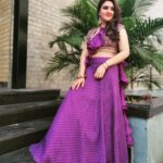 Sridevi Vijaykumar Instagram – 💜💜💜
Happy weekend

#Comedystars #starmaa #disneyhotstar #sundayfunday#purple#love#lehenga#indianwear#festivewear#instafashion
Outfit @neerusindia 
Jewellery @the_jewel_gallery