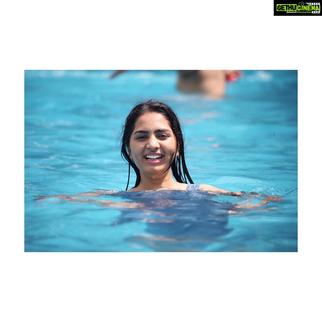 Srushti Dange Instagram - The Tan will fade 🌞 but the memories will last forever💫🦋 #splash #vitaminC #goneswimming