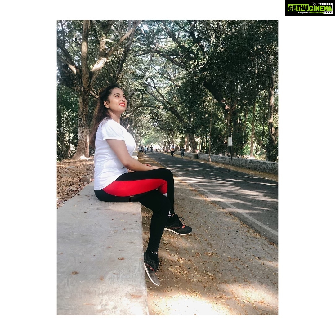 Srushti Dange Instagram - I’m a girl of the woods 🌳 #featurefriday #feelgoodfriday #fridaymorning #photosoftheday #summer #instalike #liveforthestory #itsthelittlethings #summervibes