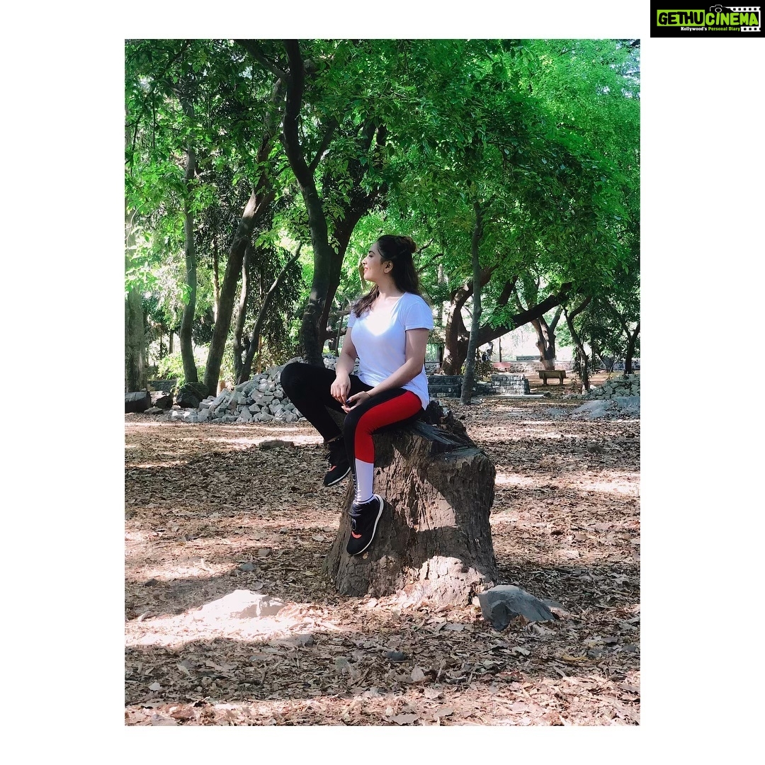 Srushti Dange Instagram - I’m a girl of the woods 🌳 #featurefriday #feelgoodfriday #fridaymorning #photosoftheday #summer #instalike #liveforthestory #itsthelittlethings #summervibes