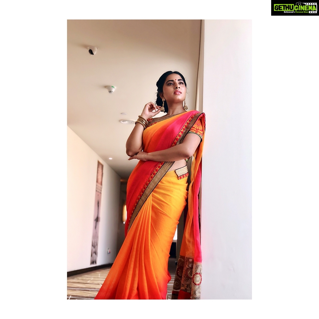 Srushti Dange Instagram - Live life in warm yellows 🌼 styled by @praveenraja Design by @nishamuraliram MUA by @ashumakeover Photographer by @raddy37