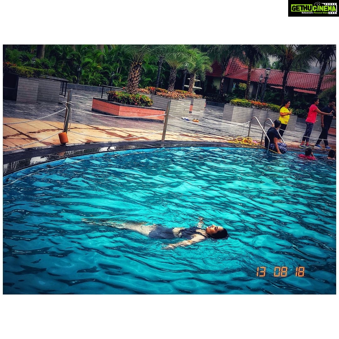 Srushti Dange Instagram - Life is simple just add water 💦