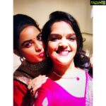Srushti Dange Instagram - Wedding chaos Hundreds of hugs, thousands of inside jokes, millions of smile & billions giggles, zillions of gossip xoxo 💋 @pradeepa84 ✨💫🌸🦋 #bestfriendsbrotherswedding