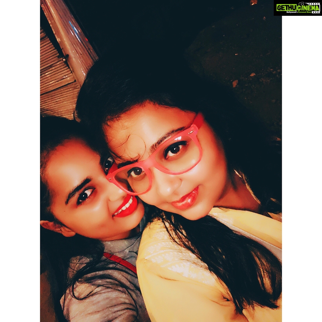 Srushti Dange Instagram - My go to girl #thatkindanight #musicandkaraoke #sistercumbestie #myworld