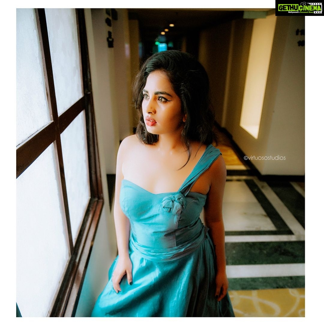 Srushti Dange Instagram - If you ever find yourself in the wrong story......LEAVE. “MO Willems” @sidneysladen love your gown 😘❤️and thank you🙏🏻 MUA @makeupartistrybykavithasekar style by @puraniii 📸 @virtuosostudios @santhoshgunasekar @vigneshveeracholan
