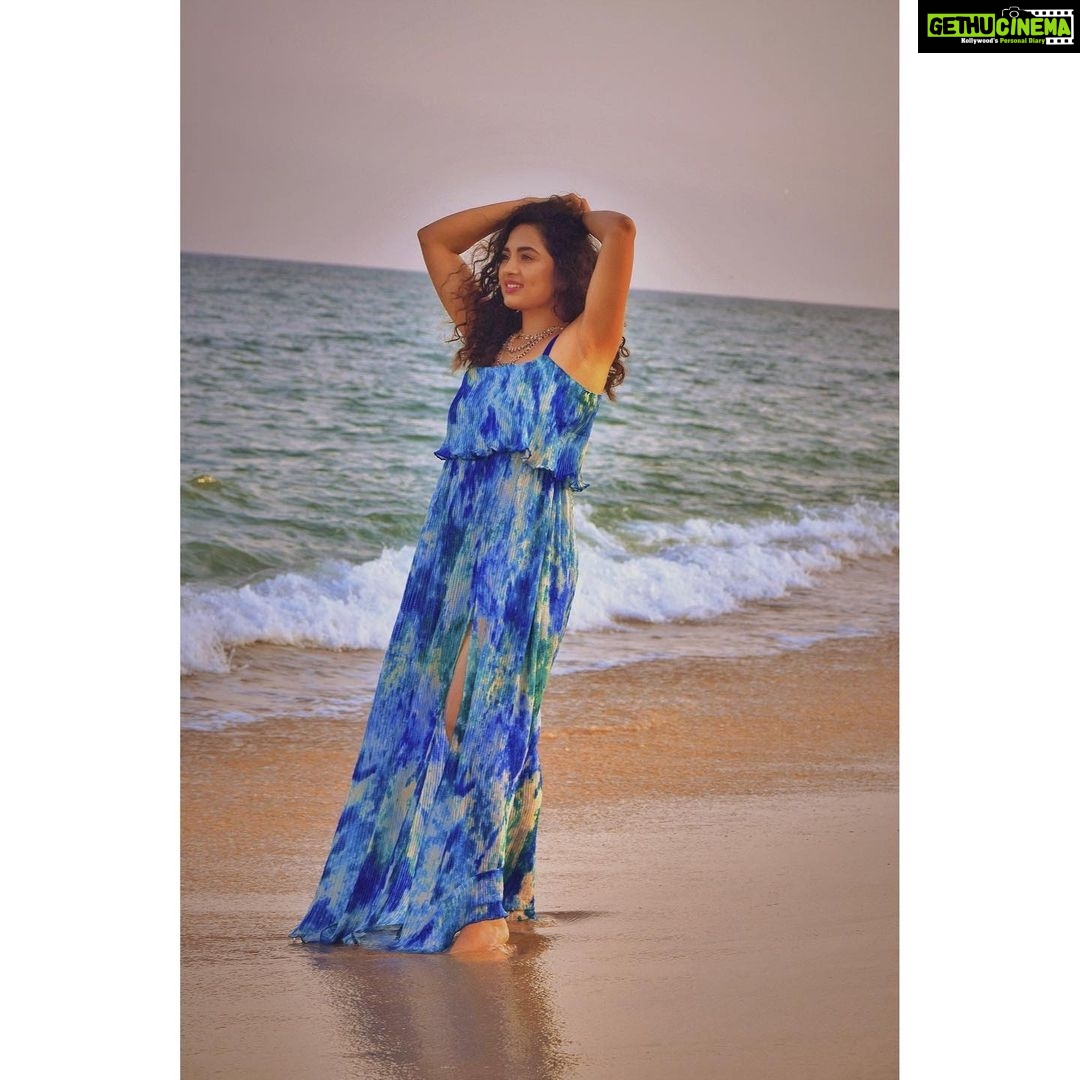 Srushti Dange Instagram - They on my drip, tryna ride my wave 🌊