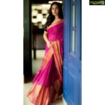 Srushti Dange Instagram - Life is short. Let my Pallu be long 🦋🌸 Styled by @dorothyjai Saree by @unnatisilks Makeup by @anupama.krishnamachari Hairdo by @durga_hair_stylist Photography by @camerasenthil