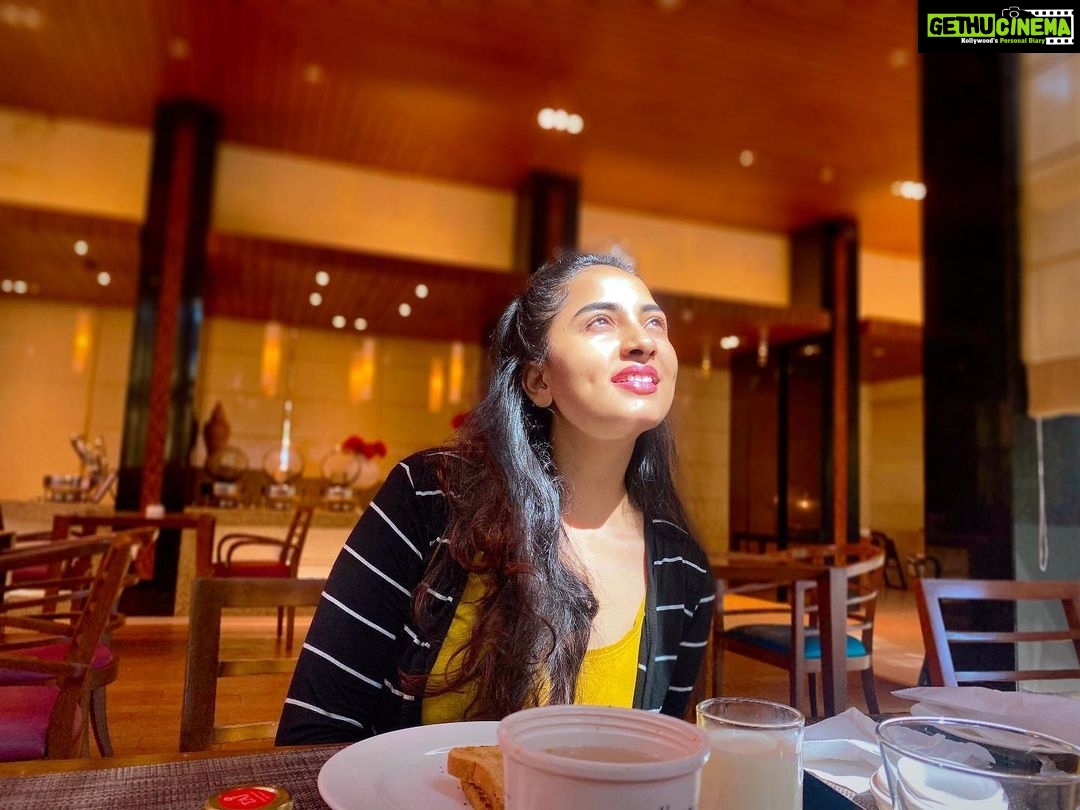 Srushti Dange Instagram - Yes I drink milk 🥛 and honey 🍯 in the mornings 💪🏻🙋🏻♀️ Photo credit @thameez_919