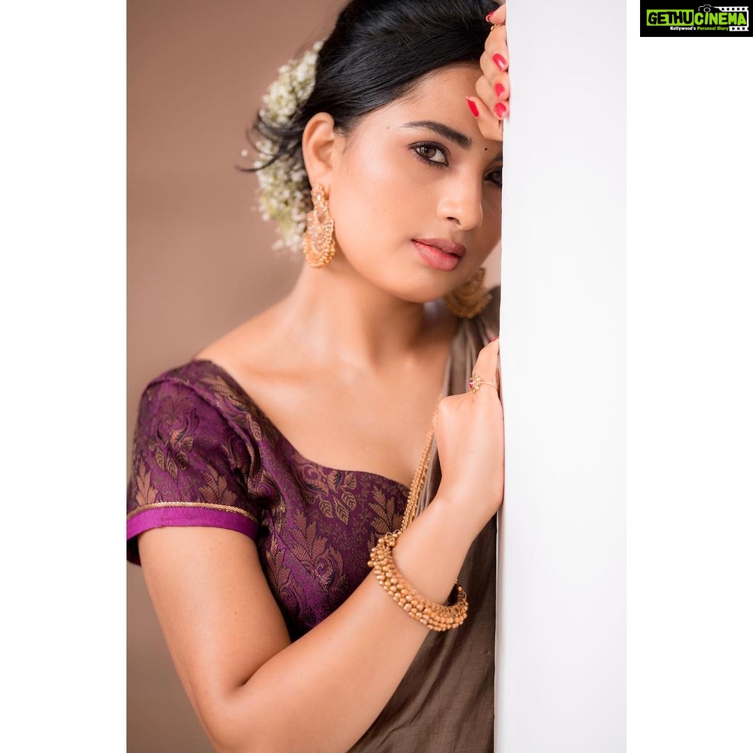 Srushti Dange - 38.2K Likes - Most Liked Instagram Photos