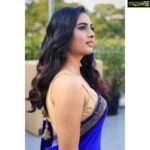 Srushti Dange Instagram – Easiest way to feel hot yet modest is to wear a sari 🥻💙

Mua by @makeup_karthik 
Style by @dorothyjai 
Photogrpher by @varuun.jpg